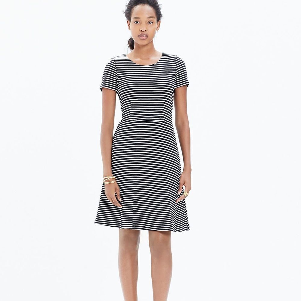 Madewell Sz XS Short Sleeve Gallerist Dress in Black & White Stripe Fit & Flare